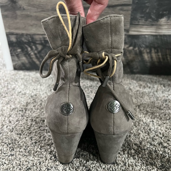 BCBG leather wedge booties - Picture 5 of 8